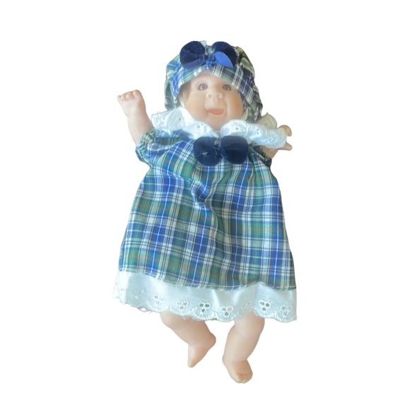 Vintage My Pals Bean Bag Kids GI-GO Toys 8 Inch Vinyl Baby Doll - Picture 1 of 8